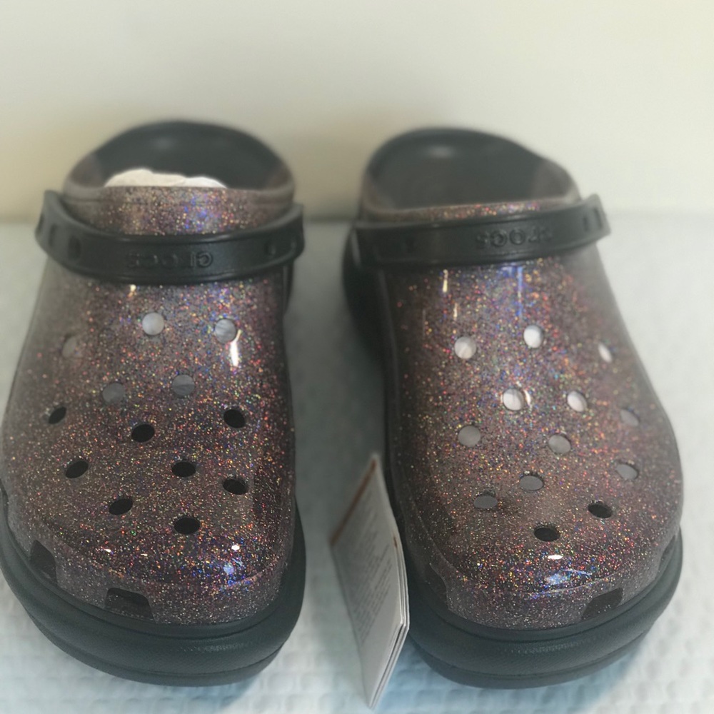 Croc’s - Picture 2 of 8